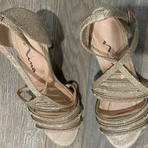 Worn once for a Gala event - Size 6 Gold Sequin